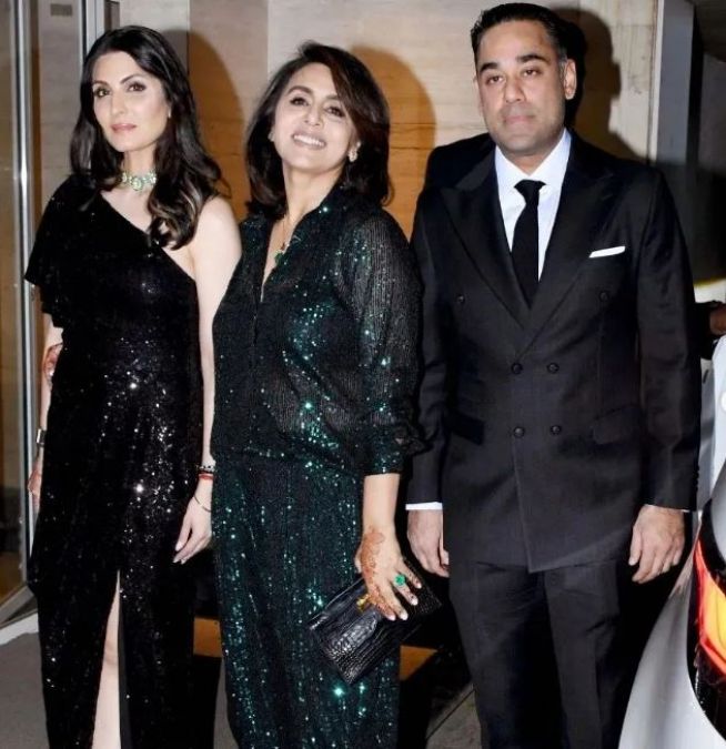 Ranbir-Alia seen posing with Shah Rukh-Aamir, see inside photos of reception