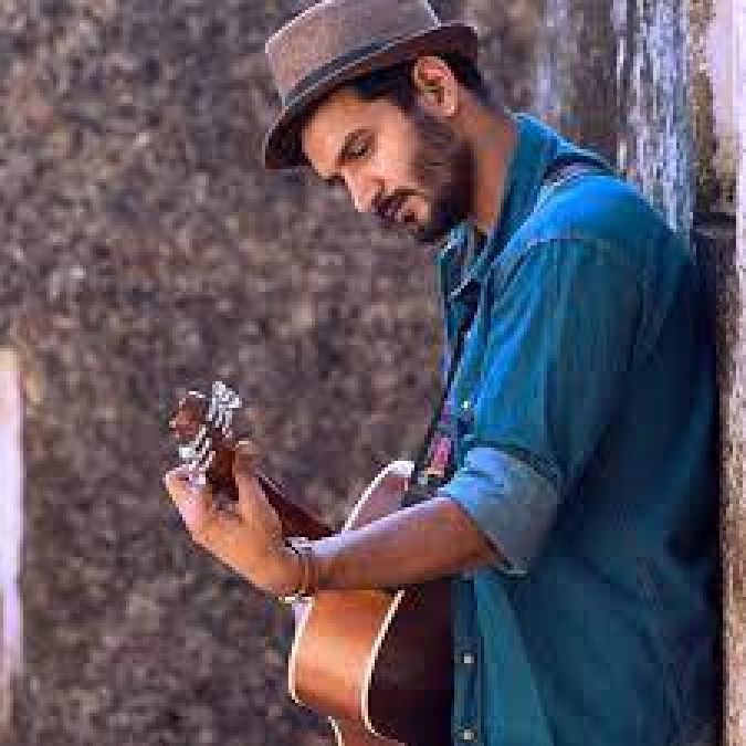 Gajendra Verma became famous with this song, also got popularity due to this one reason