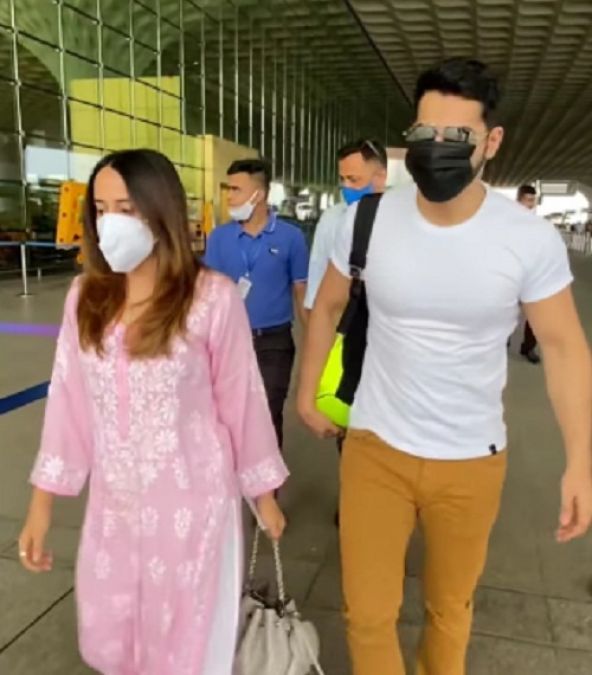 Varun was spotted at airport with wife, picture went viral on social media