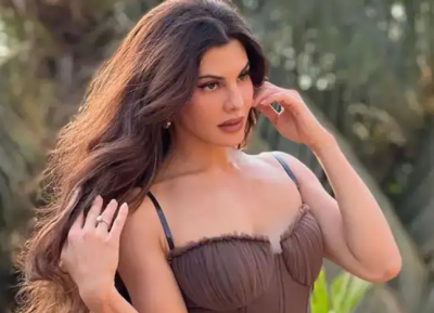 Jacqueline Fernandez wore such expensive hills, the senses will be blown away knowing the price
