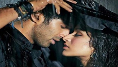 On the completion of 9 years of AASHIQUI 2, Shraddha said a heart-wrenching thing