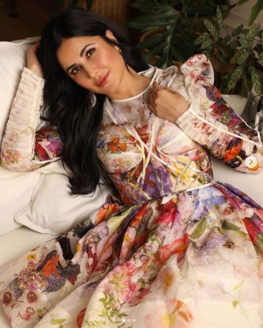 Katrina wore such an expensive dress that you can buy an iPhone at that price