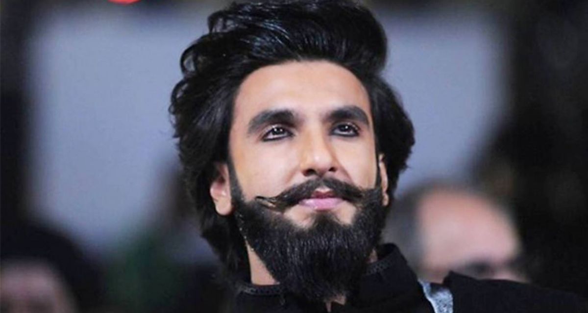 VIDEO: Ranveer Singh seen on streets of London with fans, huge crowds gather around!