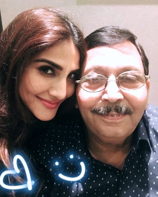 PIC: Vaani Kapoor father’s fan moment with his favorite actor of Bollywood