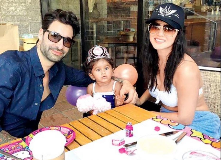 Sunny Leone shared a picture with her husband, captioned it in this way!