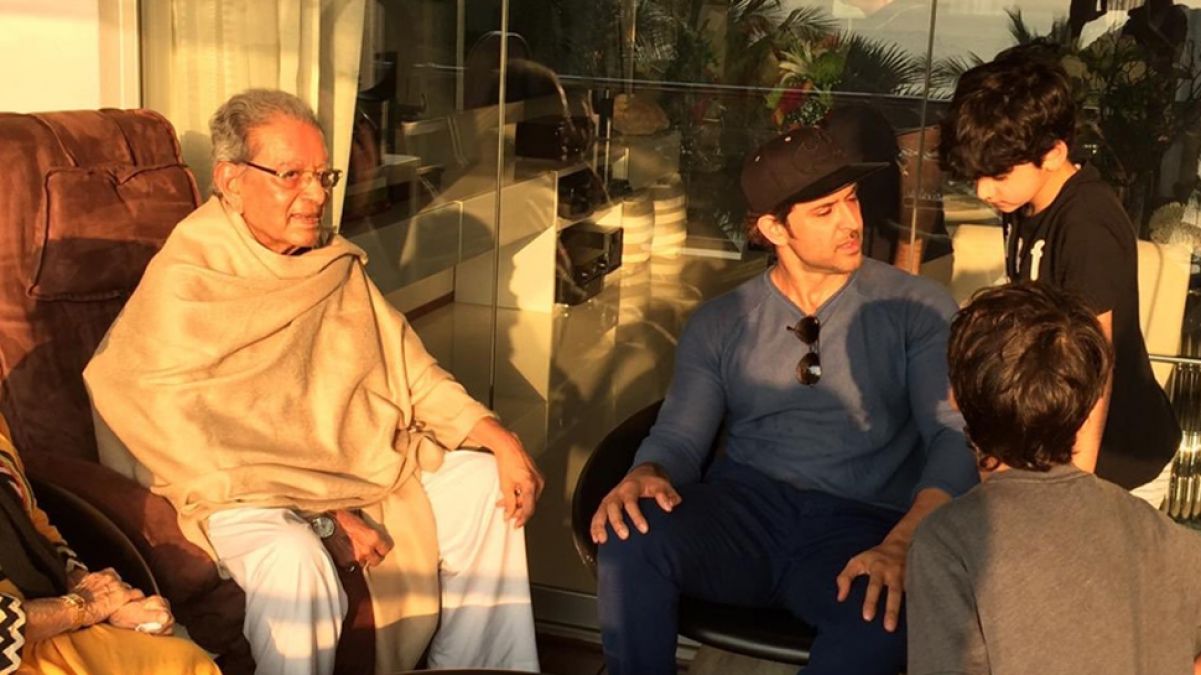 Hrithik Roshan's maternal grandfather passes away, actor tweeted this