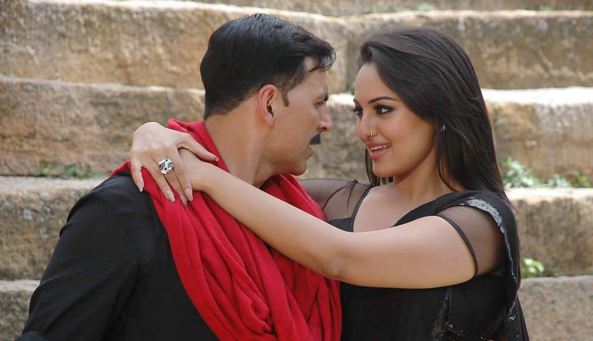 Sonakshi Sinha's statement on Akshay Kumar will amaze you