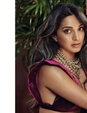 Kabir Singh's Preeti showed off her sexy cleavage in a new sassy photoshoot!