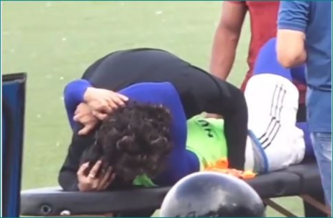बीच मैदान में रणवीर ने किया अर्जुन को लिपलॉक!, वीडियो वायरल