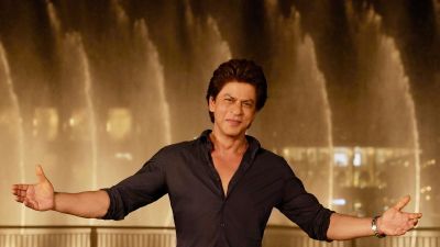 Shah Rukh begins shooting for Pathan, long hair spotted