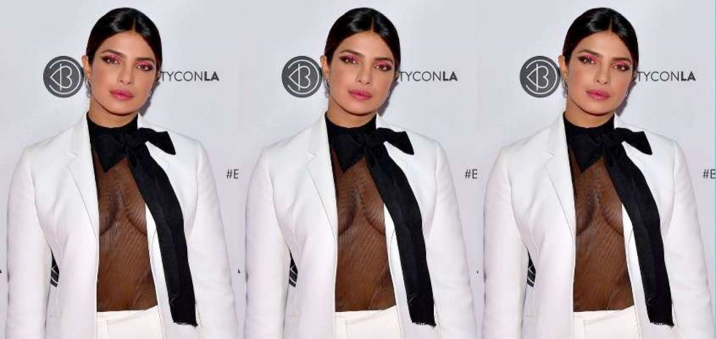 Priyanka shocked the social media by her look, everything was visible in the clothes...