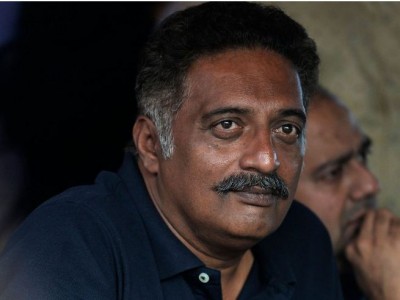 Prakash Raj meets with an accident, gets 'a tiny fracture'