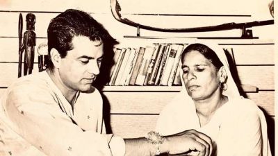 This sister had ever given Dharmendra a place to live in, made emotional post on Rakhi