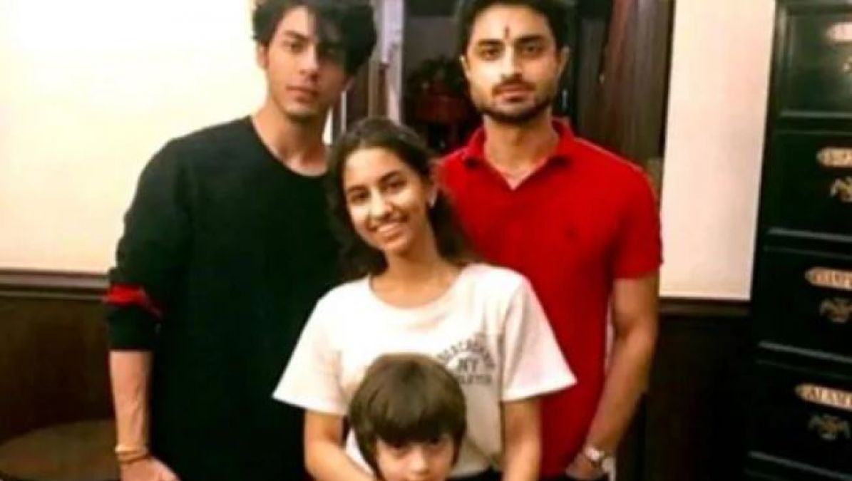 बहन सुहाना के बिन शाहरुख़ के बेटों ने मनाया रक्षाबंधन, आलिया ने शेयर की फोटो