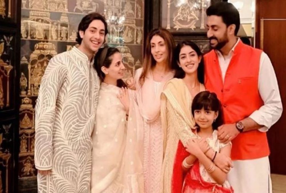The Bachchan family also gave a glimpse of the cousins, including Abhishek-Shweta, who celebrated Raksha Bandhan with pomp!