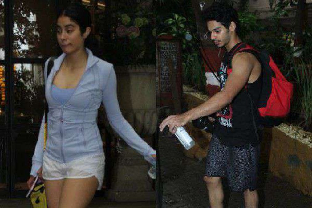 Without makeup, Janhavi looked hot with Ishaan Khattar!