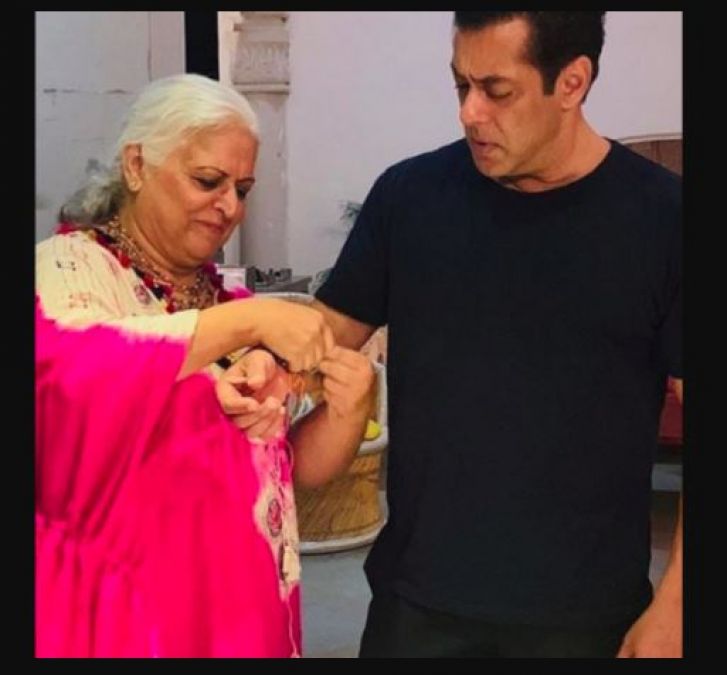 Salman took time off from the shooting and got Rakhi tied up from this Bollywood actress
