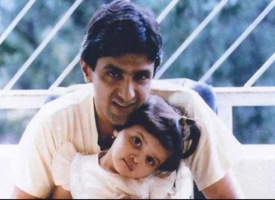 This popular actress seen in Dad's, Old Photo Goes Viral