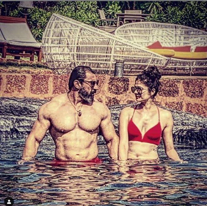 Nawab Shah shares a romantic picture with wife Pooja Batra