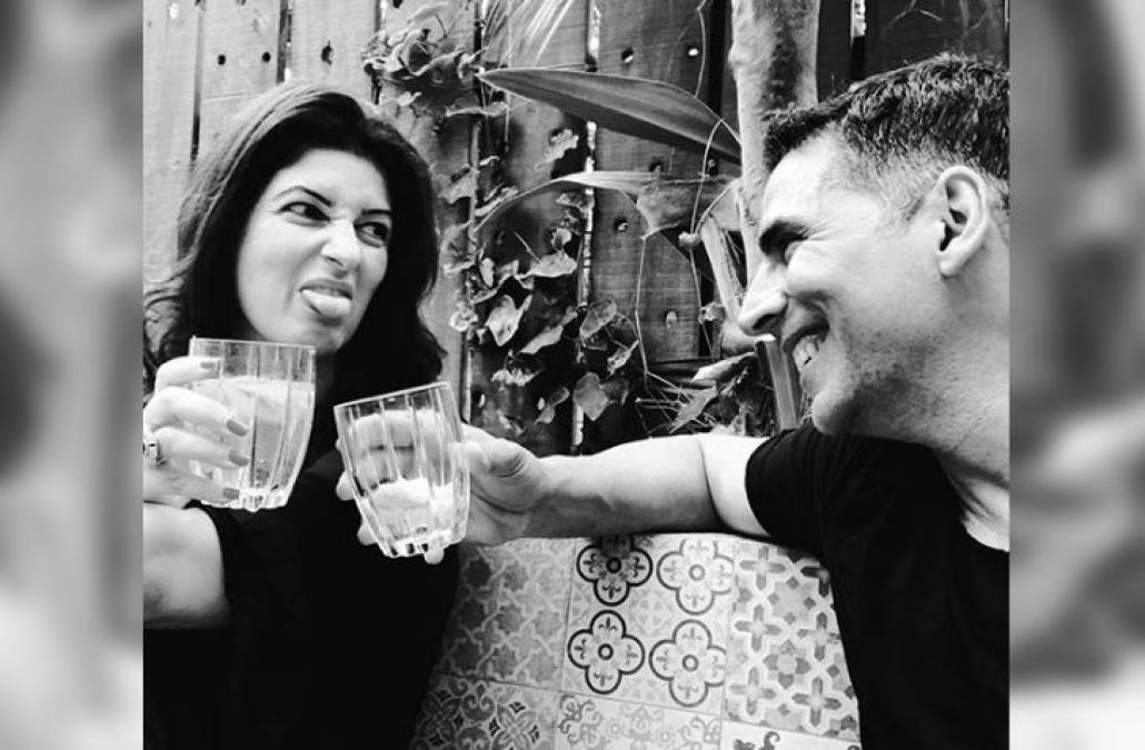 Akshay Completes Wife Twinkle's Challenge in This Special Style, See Beautiful Photos!