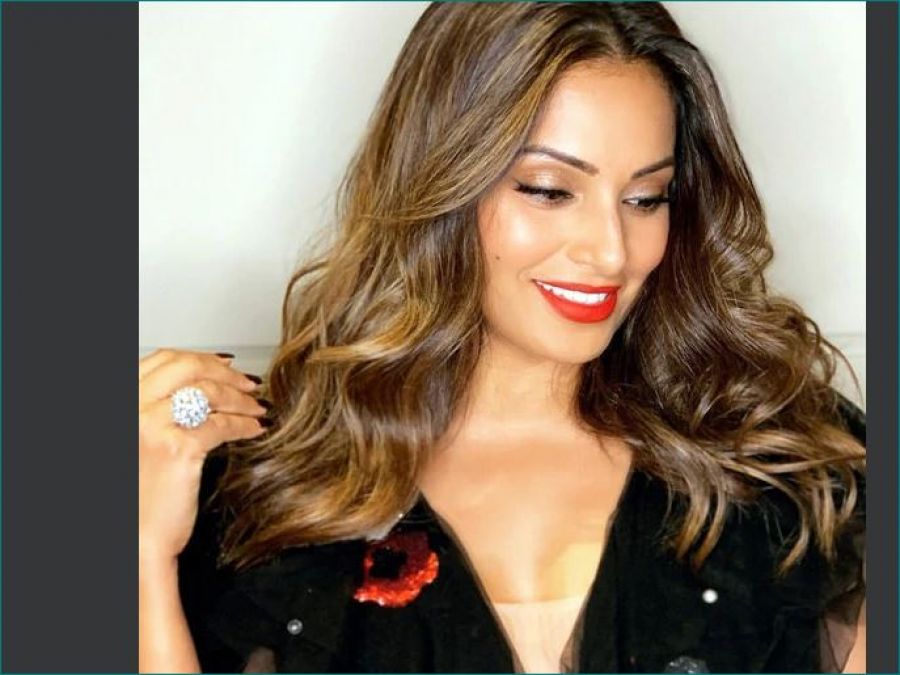 Now Bipasha reveals the black truth of Bollywood industry, you will be surprised to hear