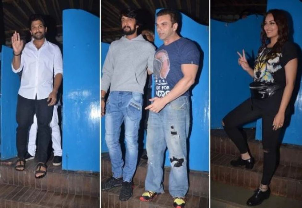 Bollywood Stars were seen In a Party Mood, See all celebrities!