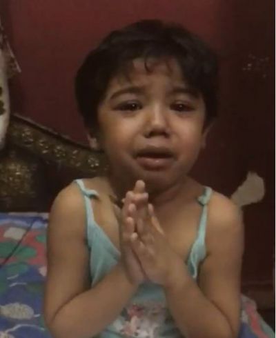 इन्टरनेट पर वायरल रोती हुई बच्ची का है बॉलीवुड से कनेक्शन