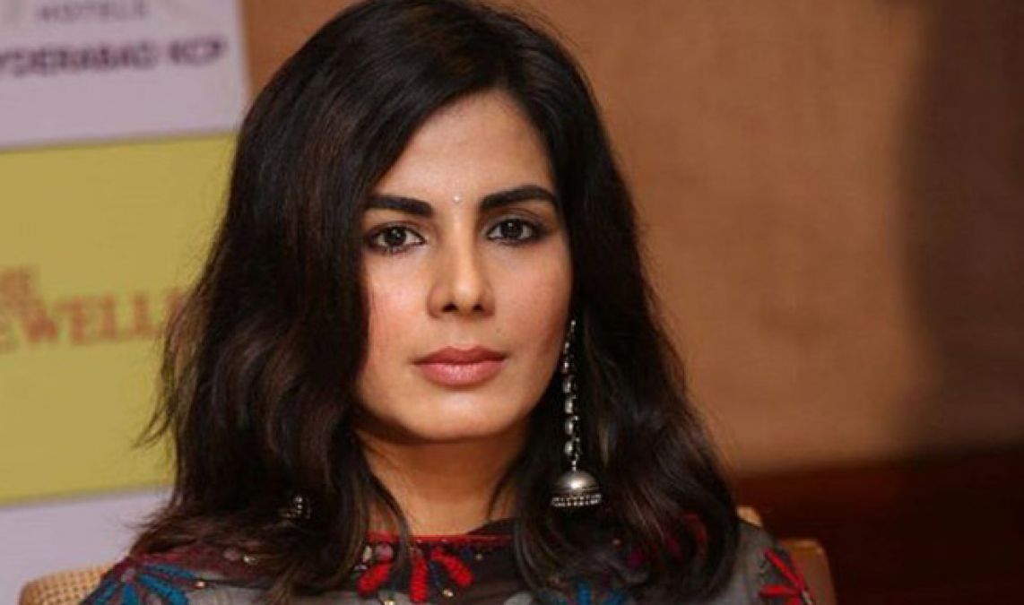 This actress calls joke to 'Triple Talaq' says, 