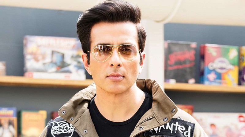 After giving Job, Sonu Sood will provide accommodation to 20 thousand workers