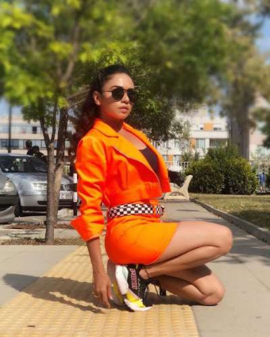 This actress showed her killer looks to her fans in mini skirts on the streets of Bulgaria, see here!