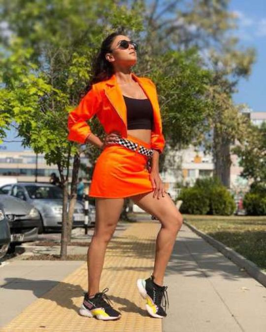 This actress showed her killer looks to her fans in mini skirts on the streets of Bulgaria, see here!