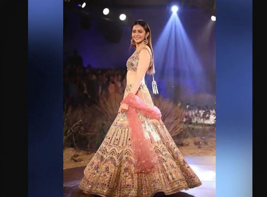 LFW 2019: Rakul Preet Looked Extremely Hot On The Ramp In This Beautiful Dress