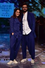 LFW 2019: Genelia-Ritesh's Matching Outfit robs limelight, See their Ravishing Style!