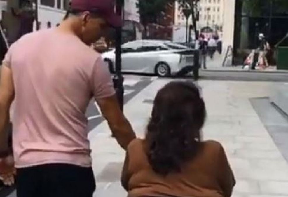 Akshay Kumar Shared a Heartwarming Video, spotted with his mother!