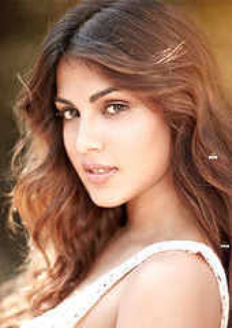 Rhea Chakraborty's new chats about 'Stuff' and 'Rolling' surfaced