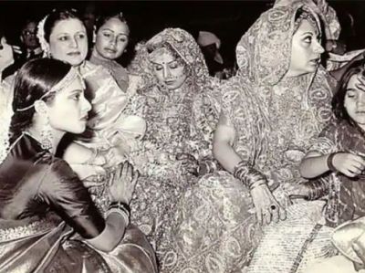 सामने आई नीतू कपूर की शादी की तस्वीर, कई एक्ट्रेस के साथ नन्ही करिश्मा भी आई नज़र