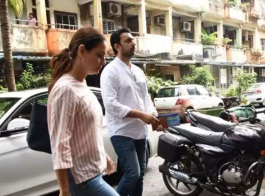 After separation, Dia Mirza was seen with her ex-husband; see viral photos!