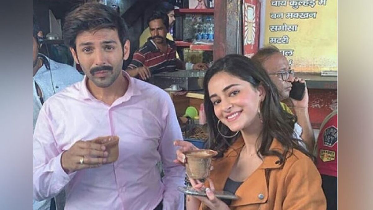 Leaving Shooting, Karthik and Ananya arrived to drink Kulhad tea; see pictures!