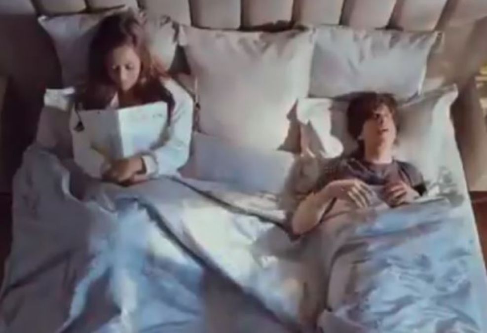 वायरल हुआ शाहरुख़-गौरी का बिस्तर वाला वीडियो, एक्टर के साथ कुछ ऐसा करती रही पत्नी