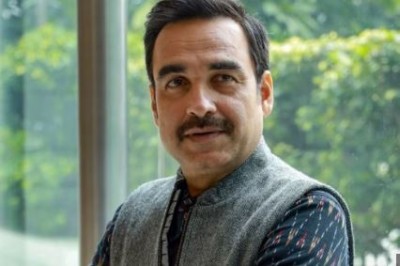 On Pankaj Tripathi's birthday, watch his best comedy films