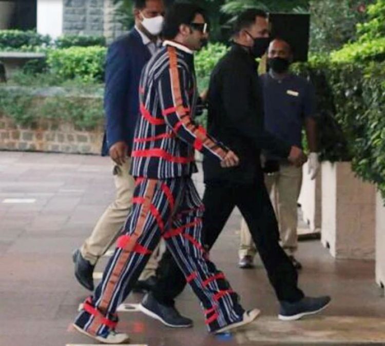 Ranveer Singh arrives to leave Deepika Padukone for the shoot, see pictures here