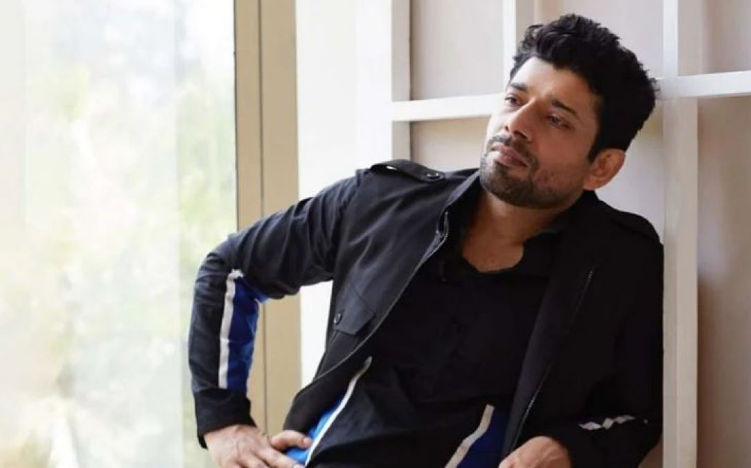 Actor Vineet Kumar Singh marries long-time girlfriend Ruchiraa Gormaray