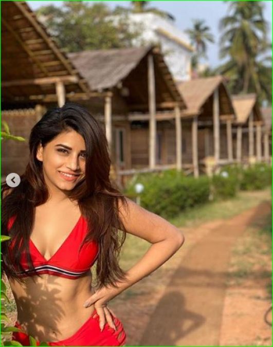 Nimki Vidhayak aka Bhumika flaunts her sexy figure in red bikini