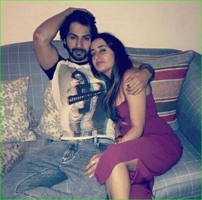 This picture of Varun Dhawan with girlfriend Natasha is going viral