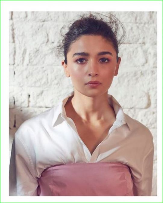 Alia Bhatt looked very attractive in her new photoshoot