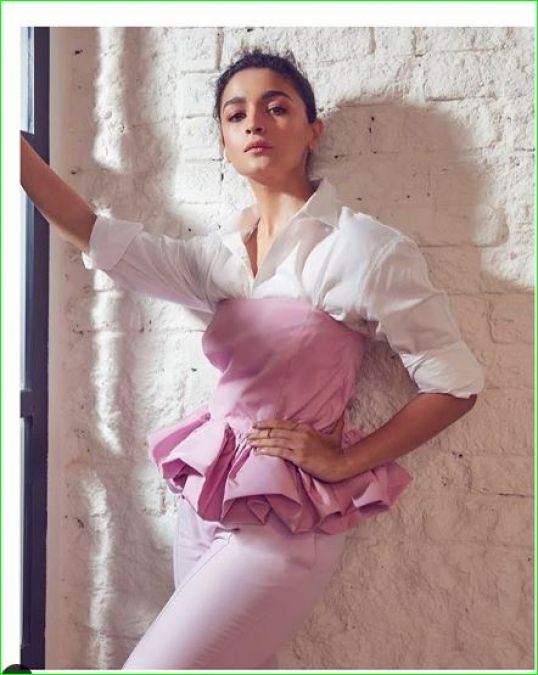 Alia Bhatt looked very attractive in her new photoshoot