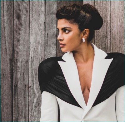 'The Fashion Awards': Priyanka thanks her designers by sharing picture