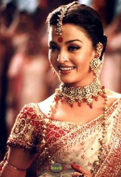 Aishwarya Rai Kept Dancing On Dola Re Dola Despite Bleeding Ear Newstrack English 1 aishwarya rai kept dancing on dola re