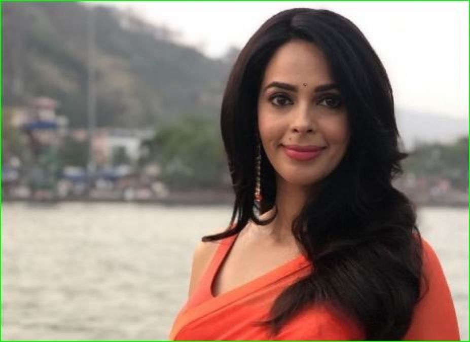 Mallika Sherawat lashes out at doctor gang rape case, says- 'Rape culture must stop'