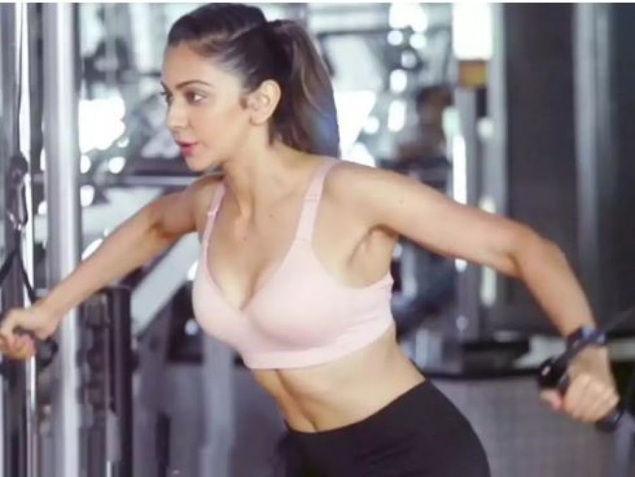 This Bollywood actress flaunts her toned muscles, see pictures here